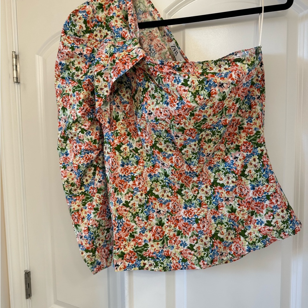 Floral One-Shoulder Top